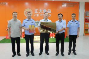 市文明辦、市市場監(jiān)管局聯(lián)合為我公司文明誠信經營授牌